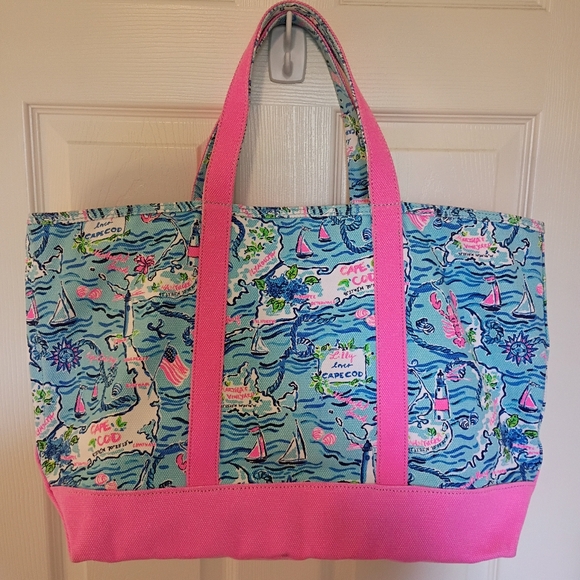 Lilly Pulitzer Loves Cape Cod Tote BagNWOT Never Used Killer Price! - Picture 2 of 8